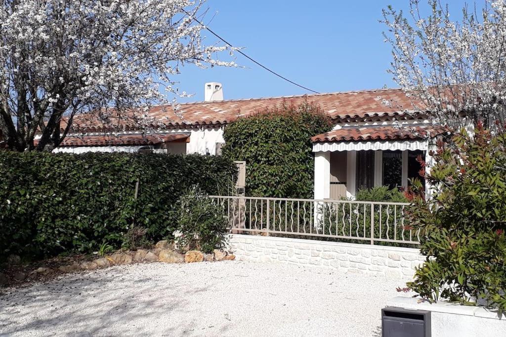 Maison 2 Ou 4 Personnes Jardin Parking Les Amandiers Lorgues Dış mekan fotoğraf